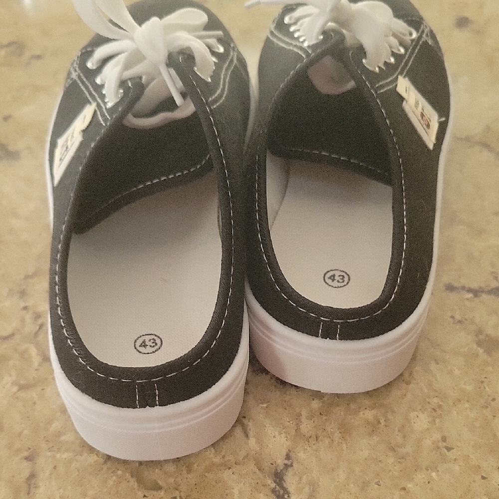 Black Canvas Mules by 1.2.3 - Picture 3 of 10
